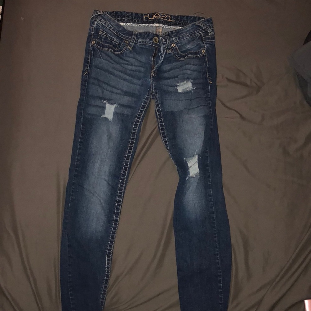 RUE 21 distressed jeans